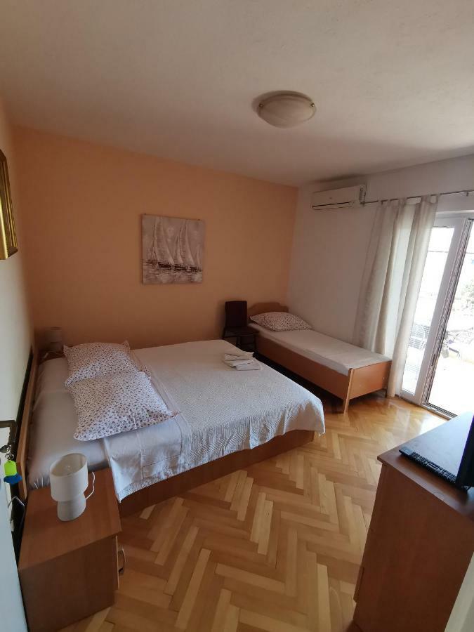 Apartments Moso Tucepi Exterior photo