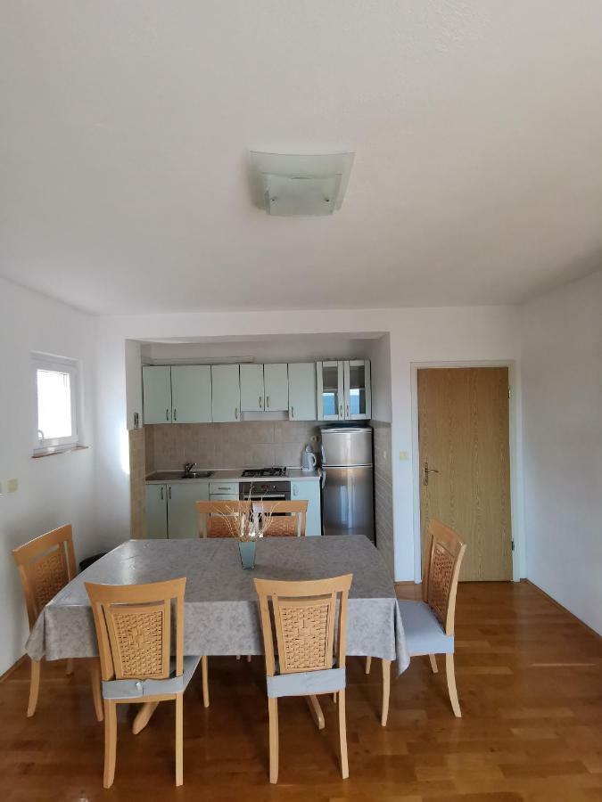 Apartments Moso Tucepi Exterior photo